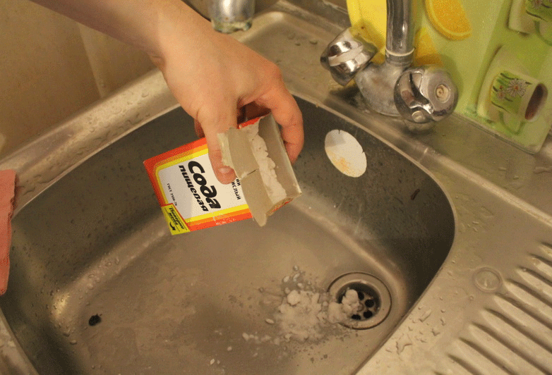 Как прочистить канализацию содой и уксусом своими руками?