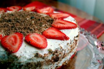 Strawberry cake without baking