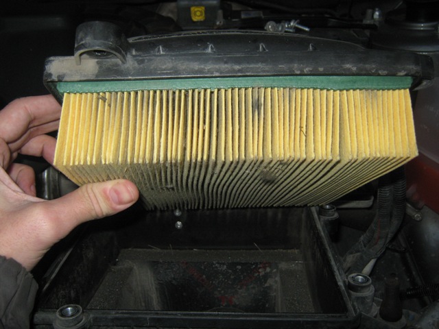 Air filter for Lada Kalina - how to change it yourself
